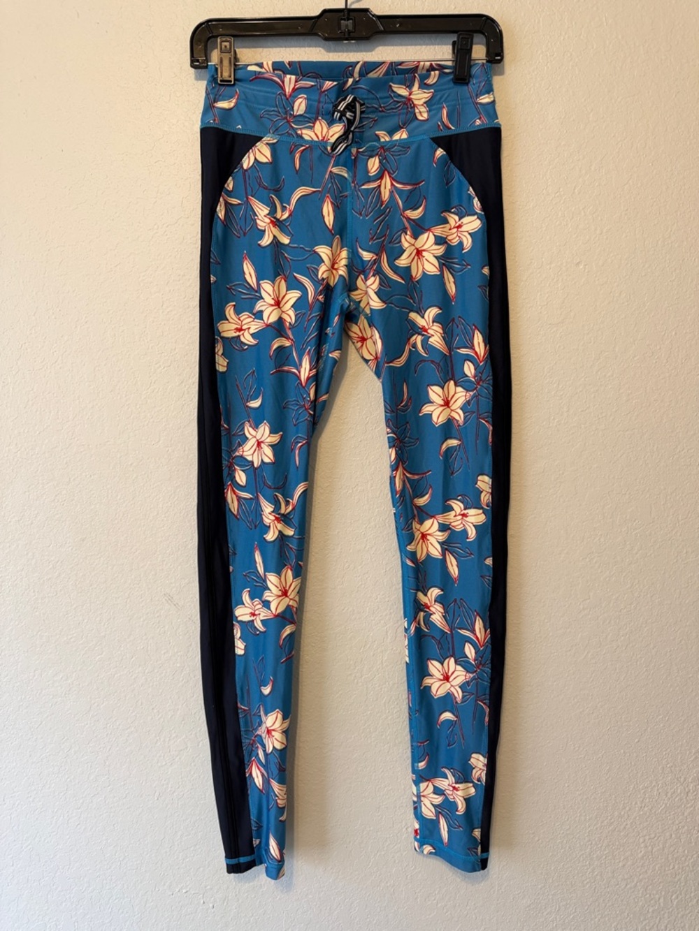 The Upside Floral Fairy Tale yoga pants - Picture 2 of 7